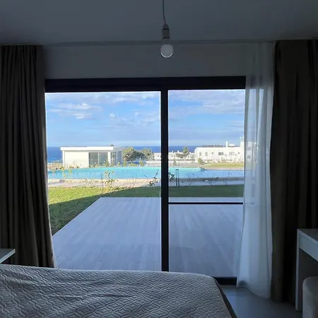 Siesta Beachfront Apartament *