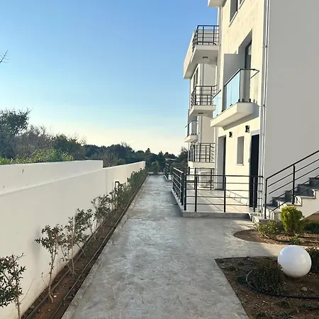 Siesta Beachfront Apartment