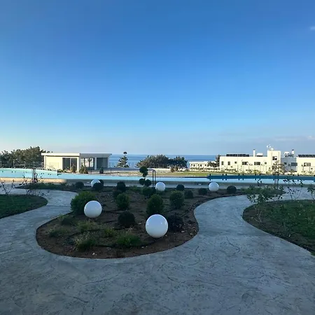 Siesta Beachfront Apartament Kirenia