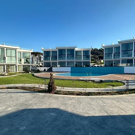 Siesta Beachfront Kirenia