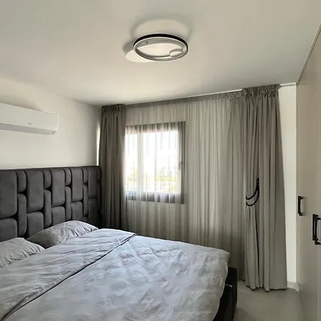 Siesta Beachfront Apartament