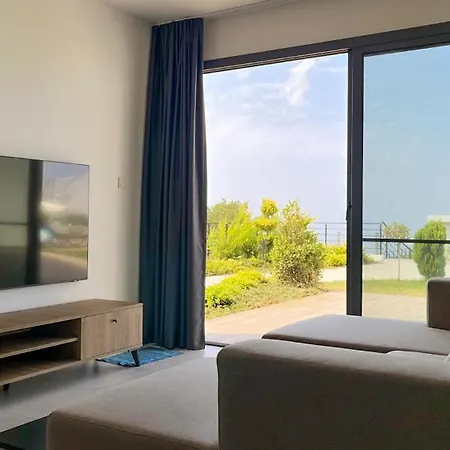 Apartment Siesta Beachfront