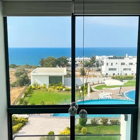Siesta Beachfront Apartment *