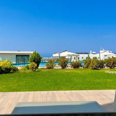 Siesta Beachfront *