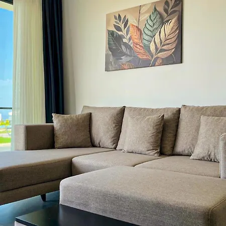 Siesta Beachfront Apartment *