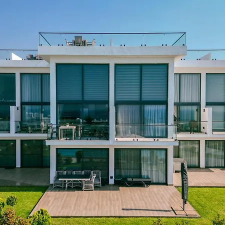 Siesta Beachfront *